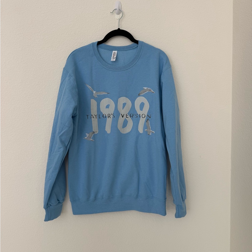NWOT Taylor Swift 1989 TV Crewneck Sweatshirt